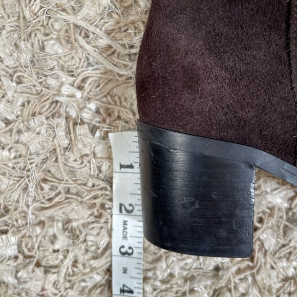 Vince Camuto short brown suede booties side zip ankle boots 2" heels size 6 - Picture 9 of 9